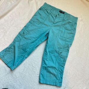 Lee Teal Cargo Capri Pants | Y2K Capris in size MD